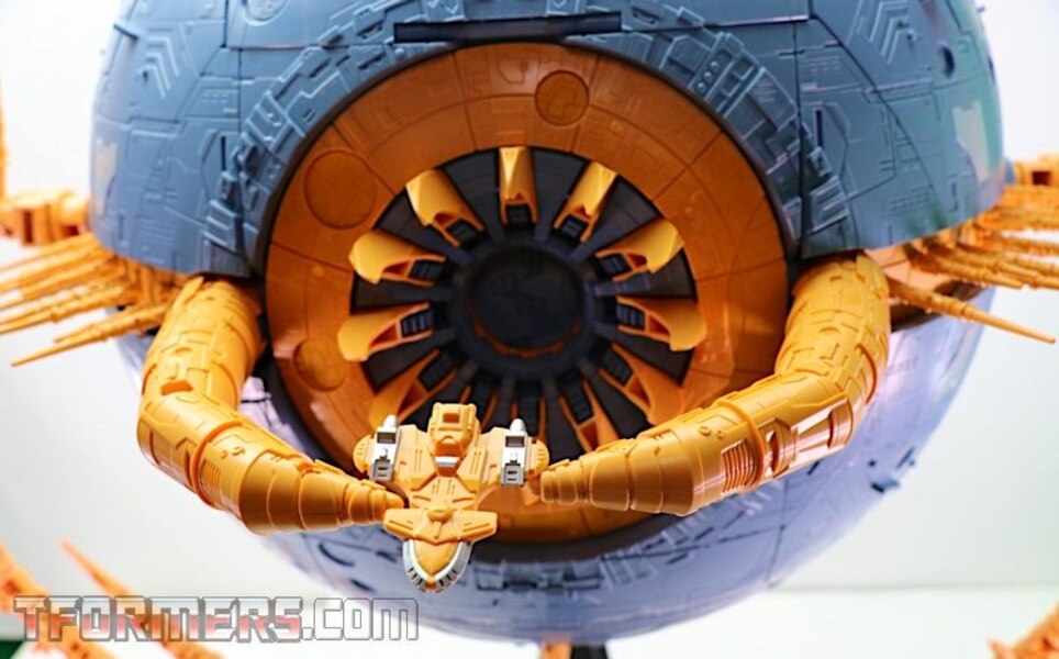 Transformers HasLab Unicron  (53 of 66)